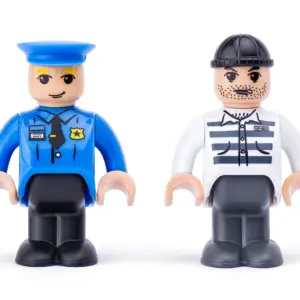 autíčka k vláčikodráhe polícia